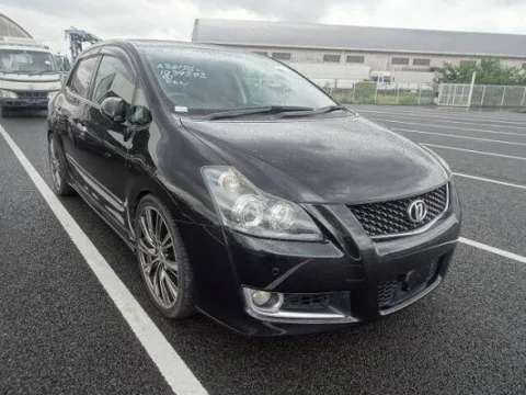 Blade TOYOTA