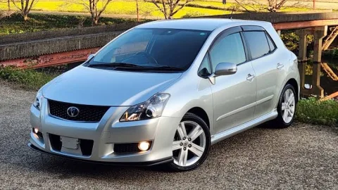 Blade TOYOTA